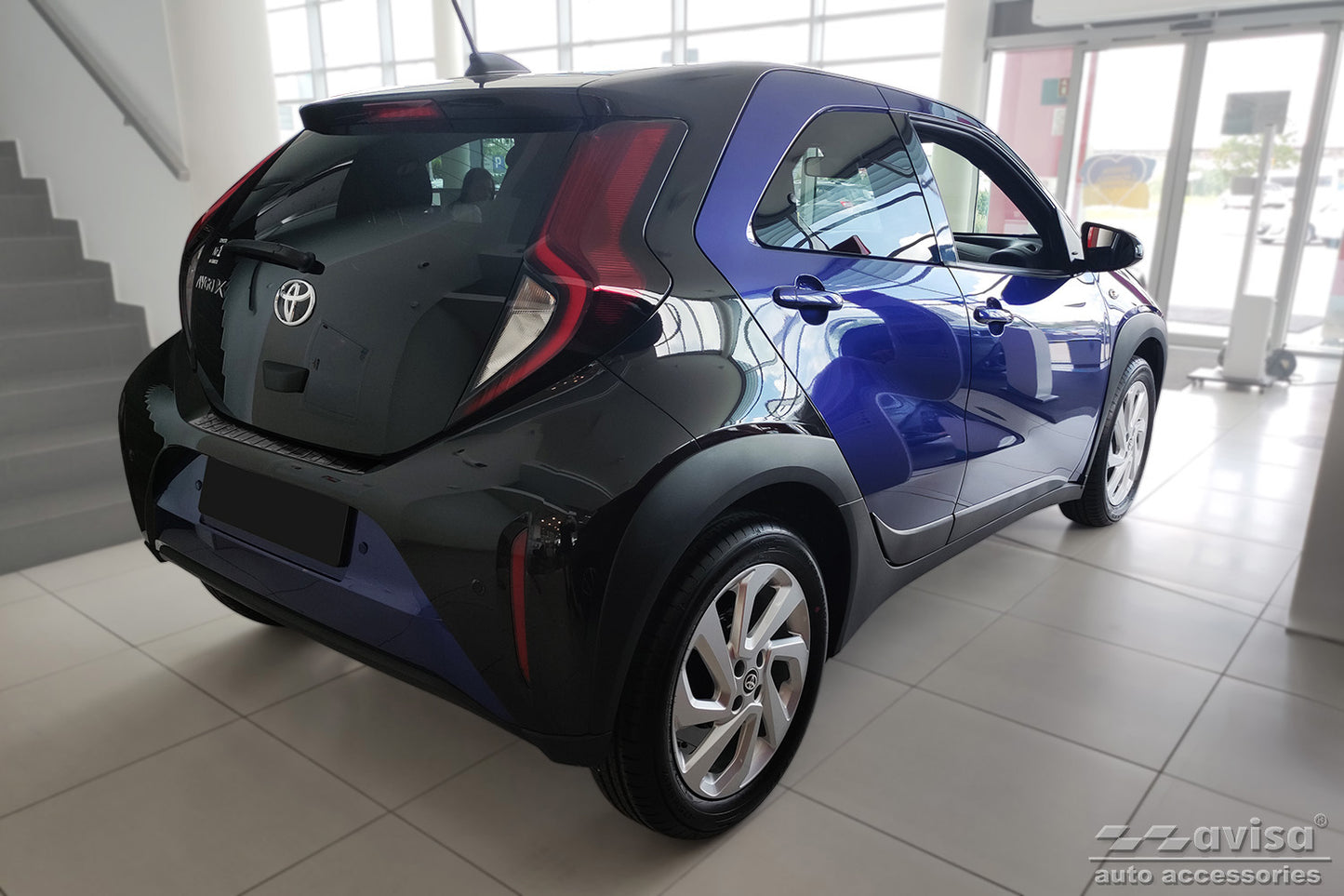 protector de parachoques trasero TOYOTA AYGO X negro
