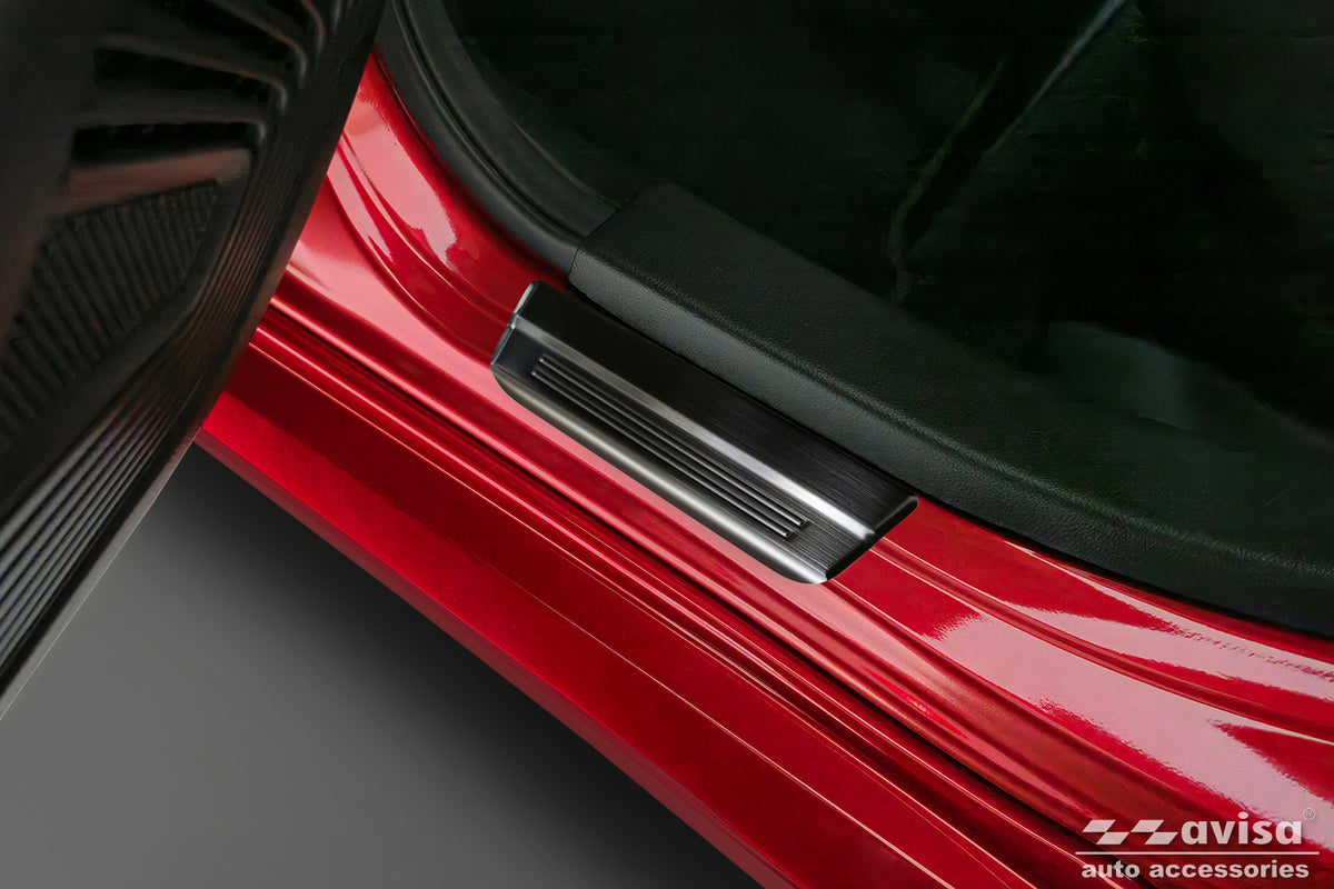 Protector umbral de puertas en relieve SUZUKI SWIFT hatchback negro