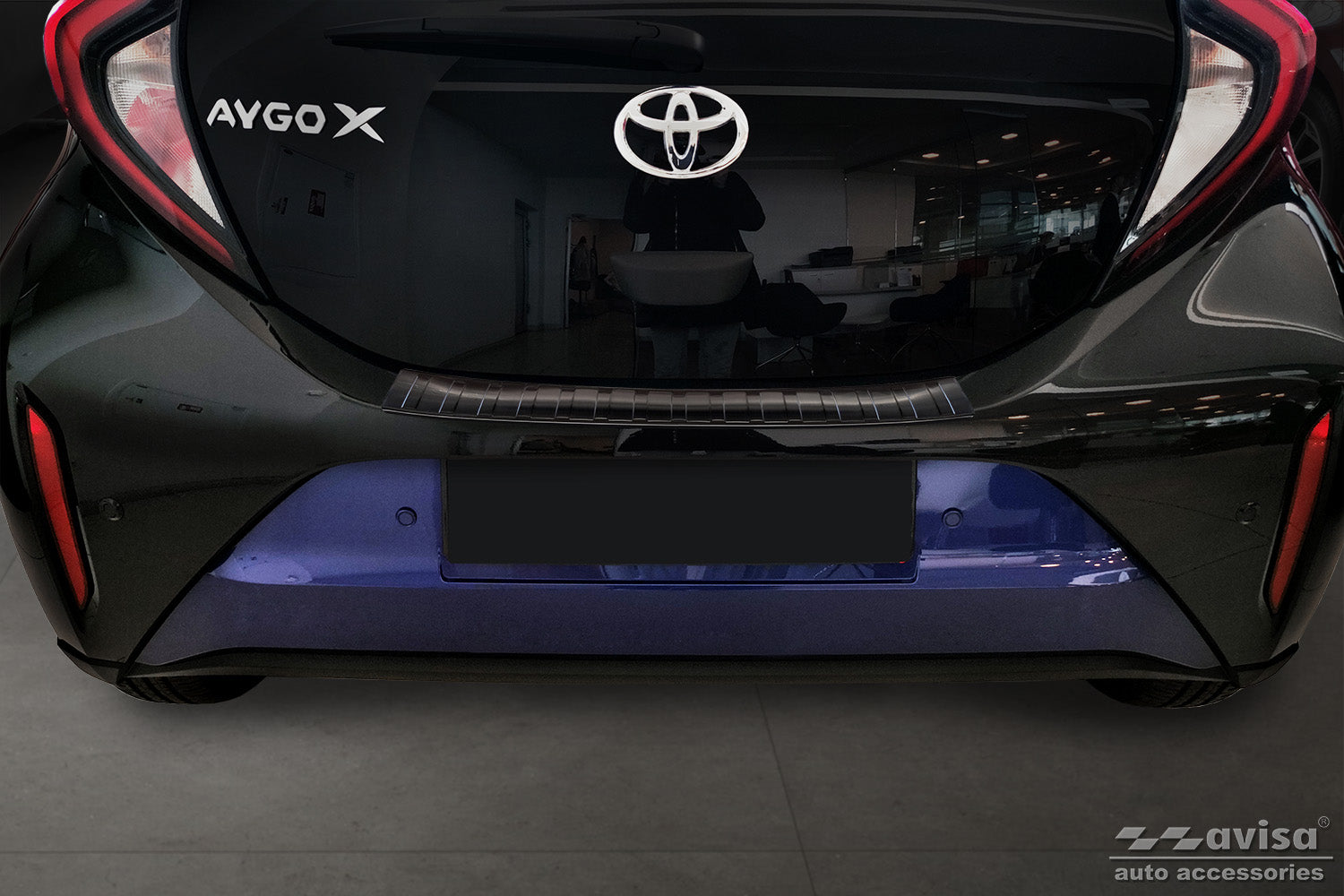 protector de parachoques trasero TOYOTA AYGO X negro