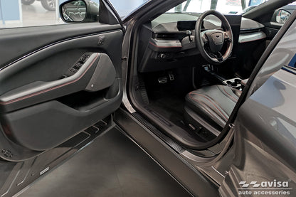 Protector umbral de puertas en relieve FORD MUSTANG Mach-E negro