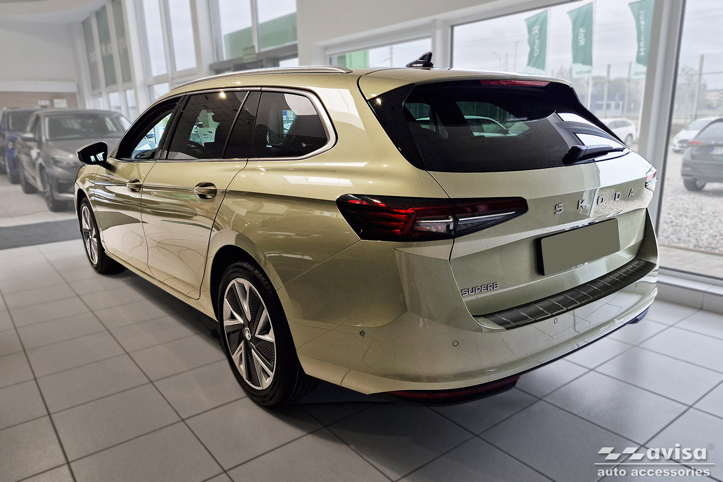 protector de parachoques trasero SKODA SUPERB COMBI negro 2024+
