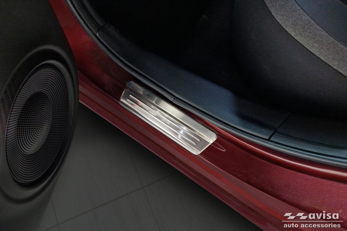Protector umbral de puertas en relieve NISSAN JUKE plata satinado