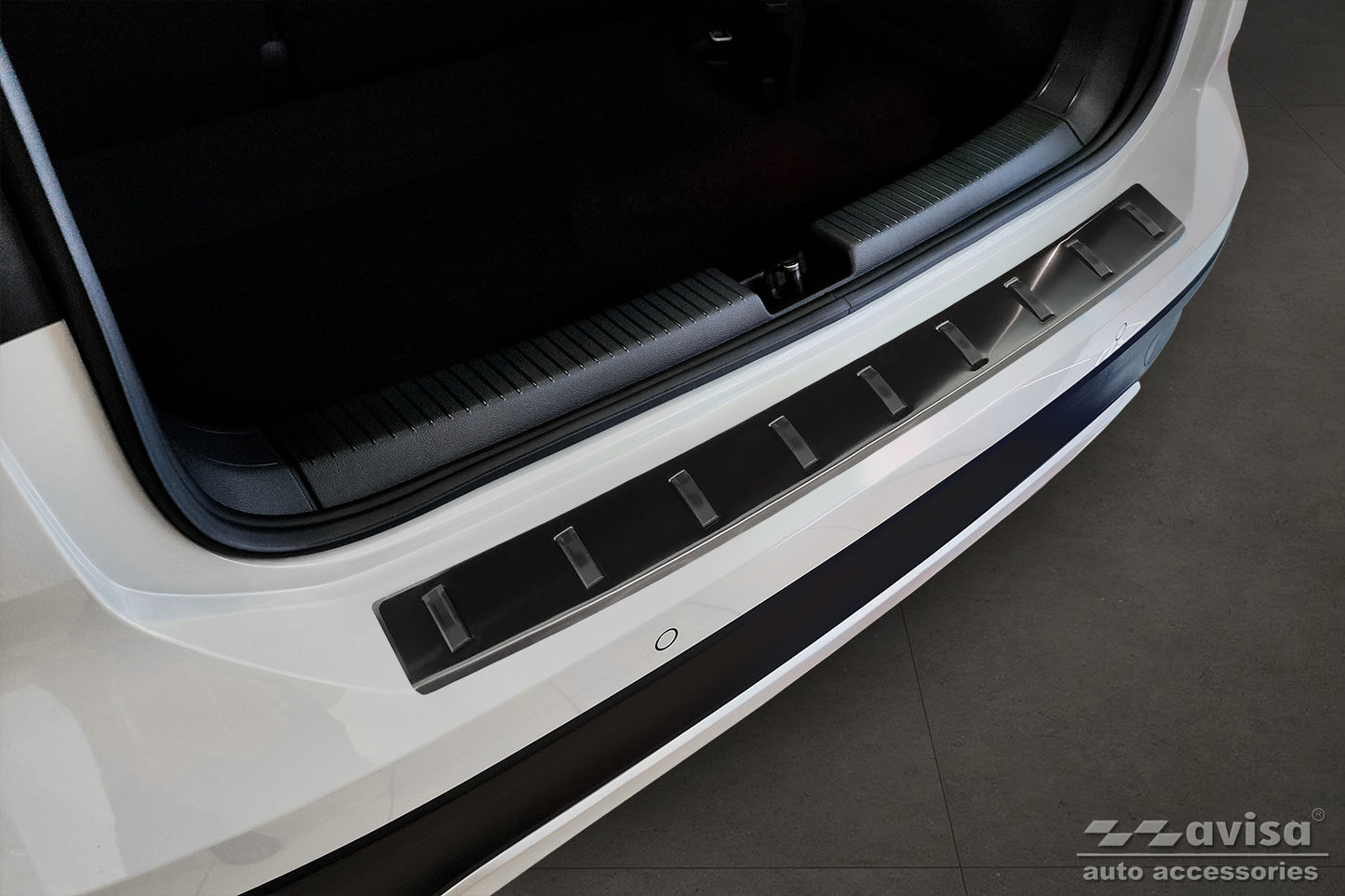 protector de parachoques trasero VW T-Cross negro 2024+