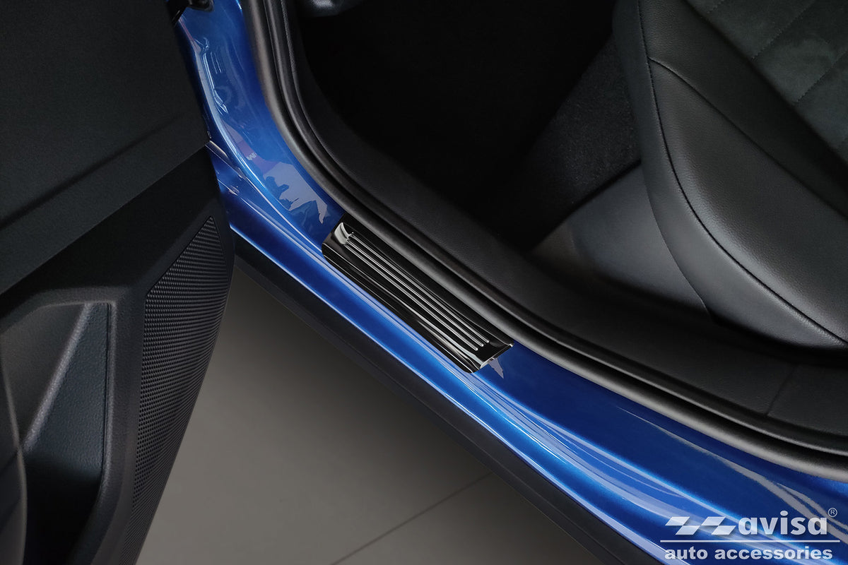 Protector umbral de puertas ''EXCLUSIVE edition'' 3d emblem 4 piezas)SEAT ARONA XCELLENCE negro espejo