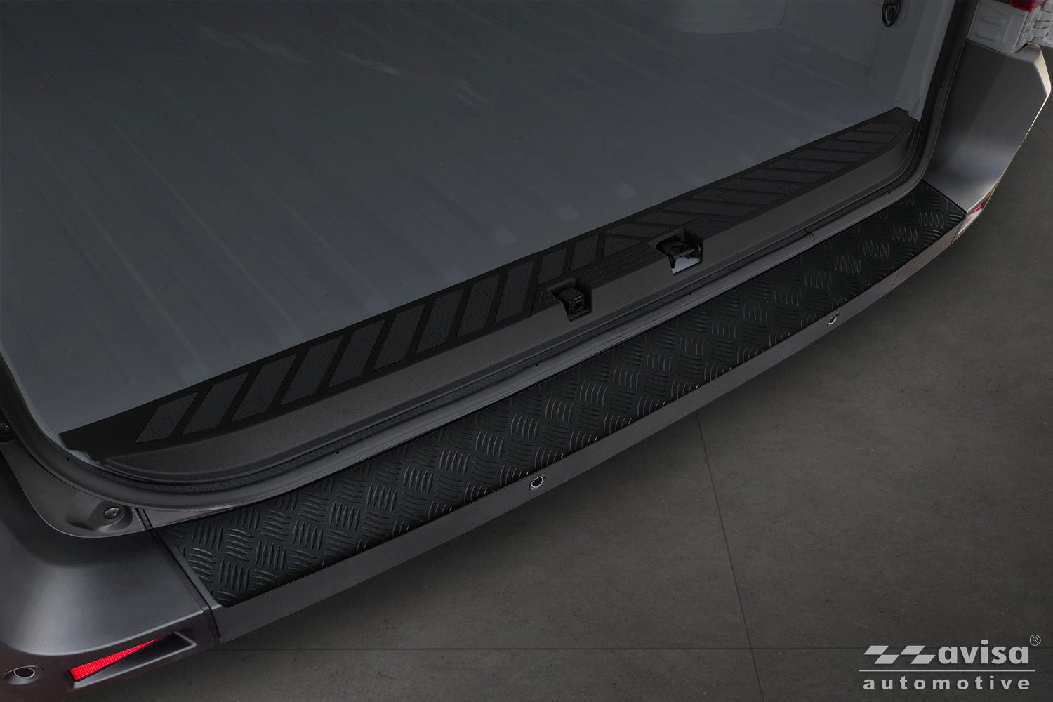 protector de parachoques trasero RENAULT MASTER 2024+