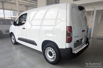protector de parachoques trasero TOYOTA PROACE CITY plata satinado