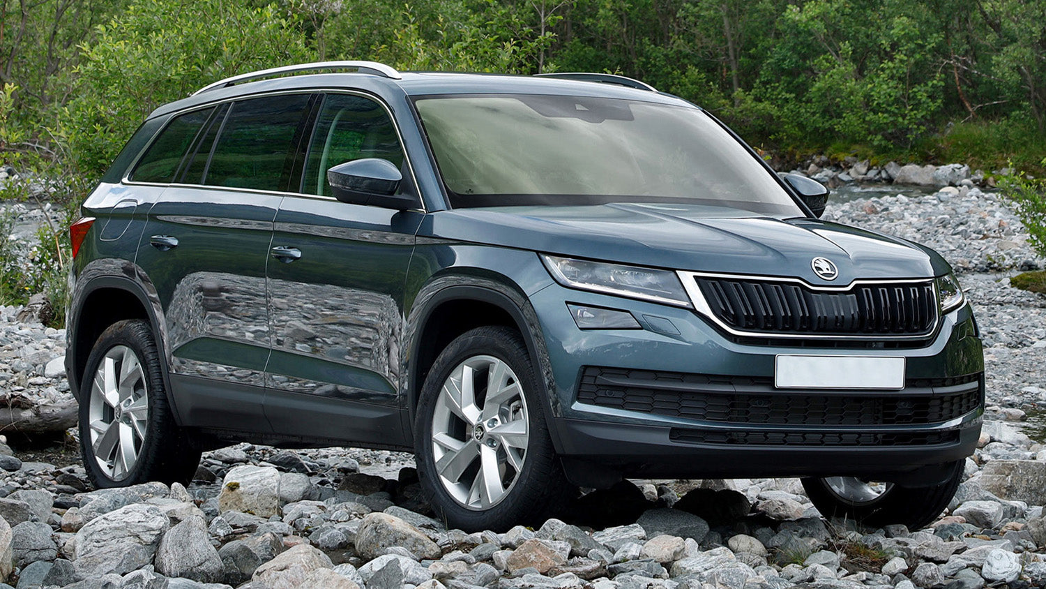 protector de parachoques trasero SKODA KODIAQ crossover RS negro