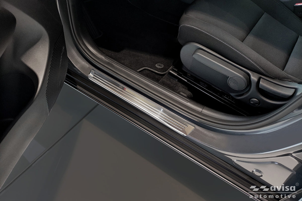 Protector umbral de puertas en relieve MG ZS plata satinado