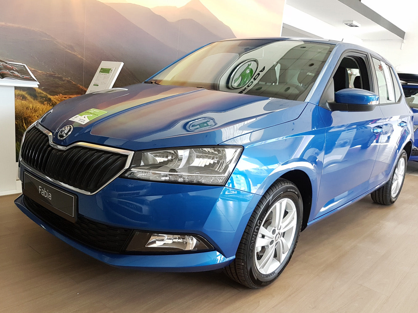 protector de parachoques trasero SKODA FABIA hatchback negro 2018-21
