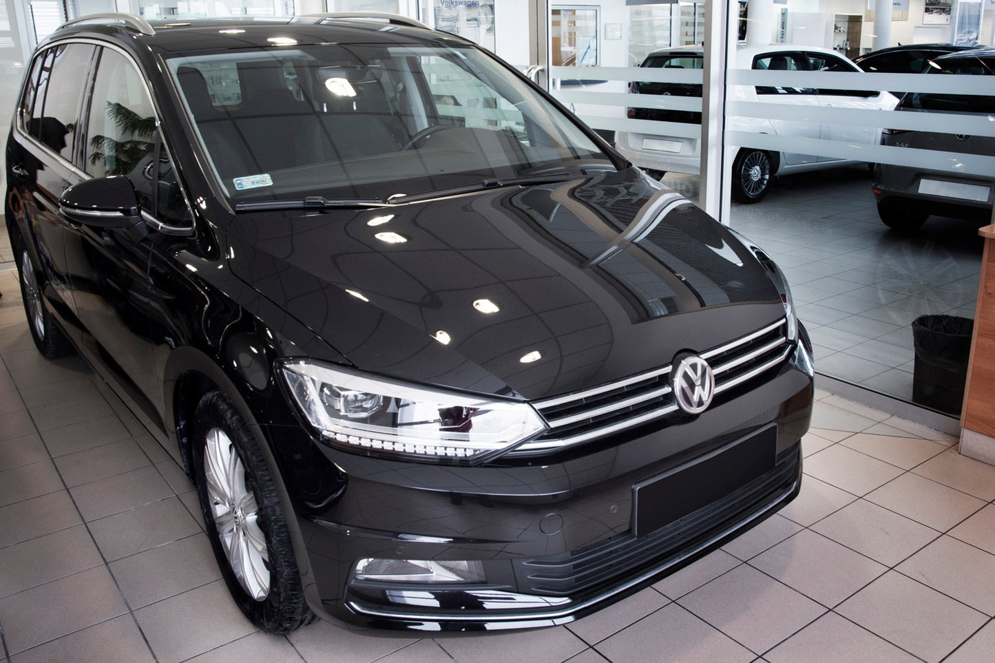 protector de parachoques trasero VW TOURAN negro espejo