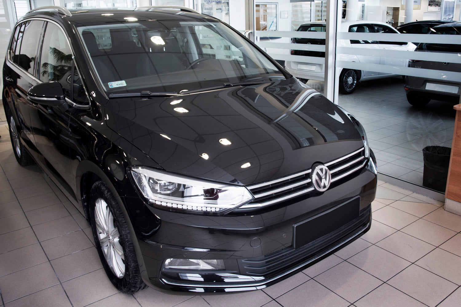 protector de parachoques trasero VW TOURAN negro espejo