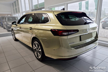 protector de parachoques trasero SKODA SUPERB COMBI negro 2024+