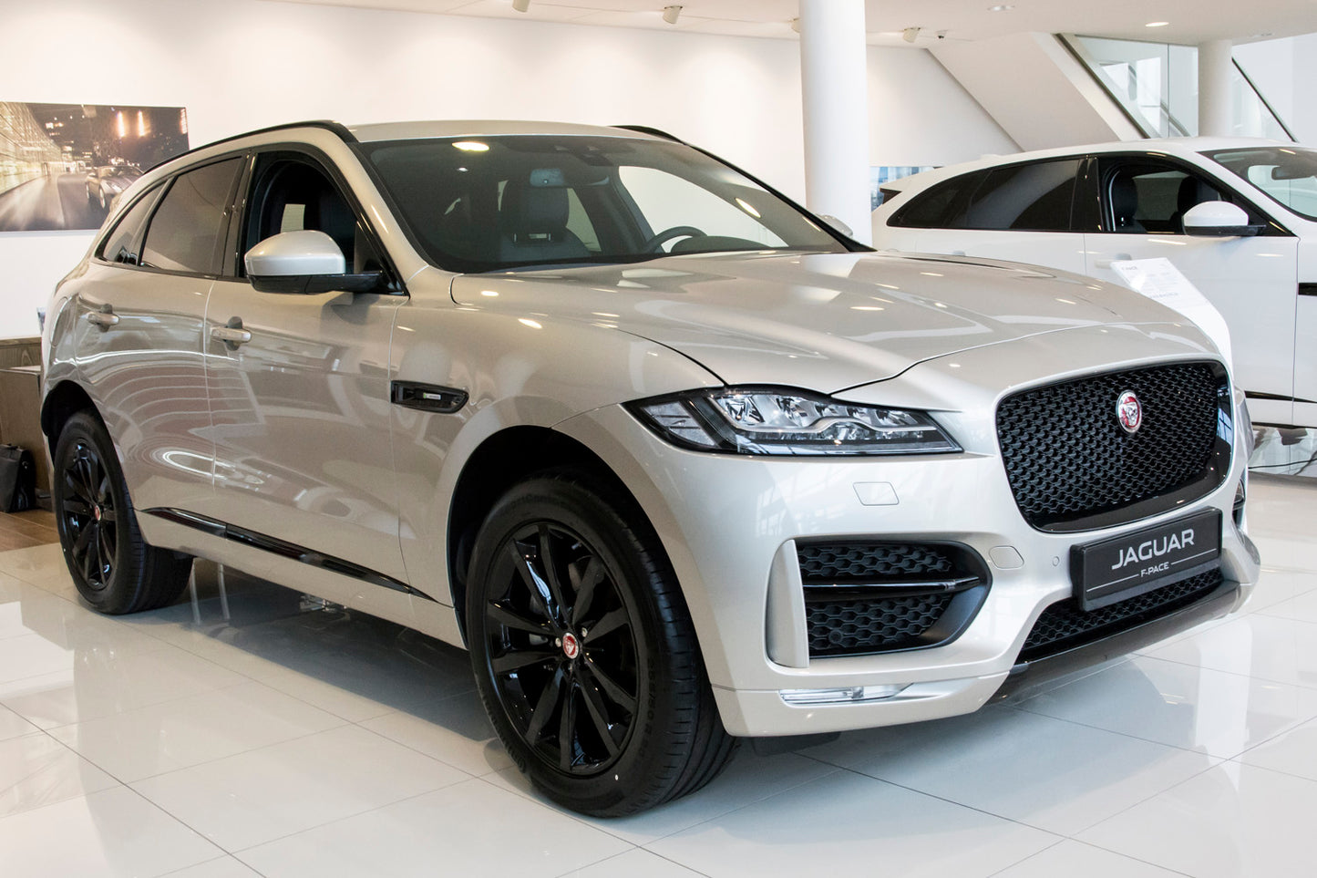 protector de parachoques trasero JAGUAR F-PACE espejo acero, rojo&negro fibra de carbono
