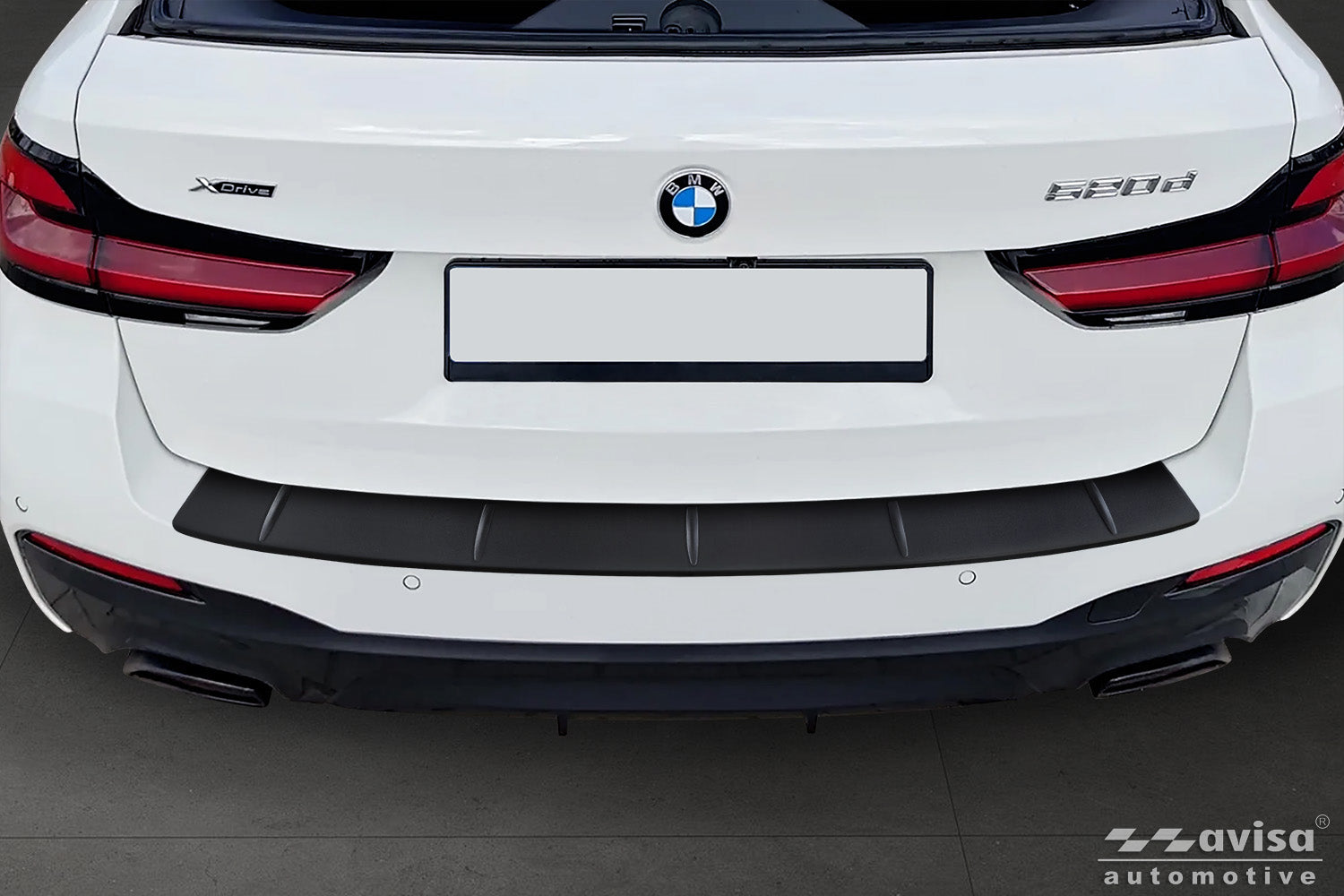 protector de parachoques trasero BMW 5 Touring negro mate