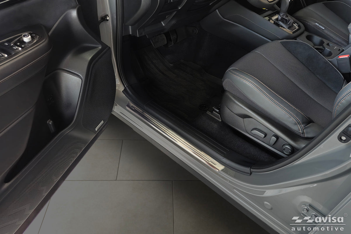 Protector umbral de puertas en relieve SUBARU FORESTER plata satinado