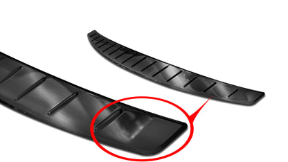 protector de parachoques trasero MERCEDES CLA negro 2019+
