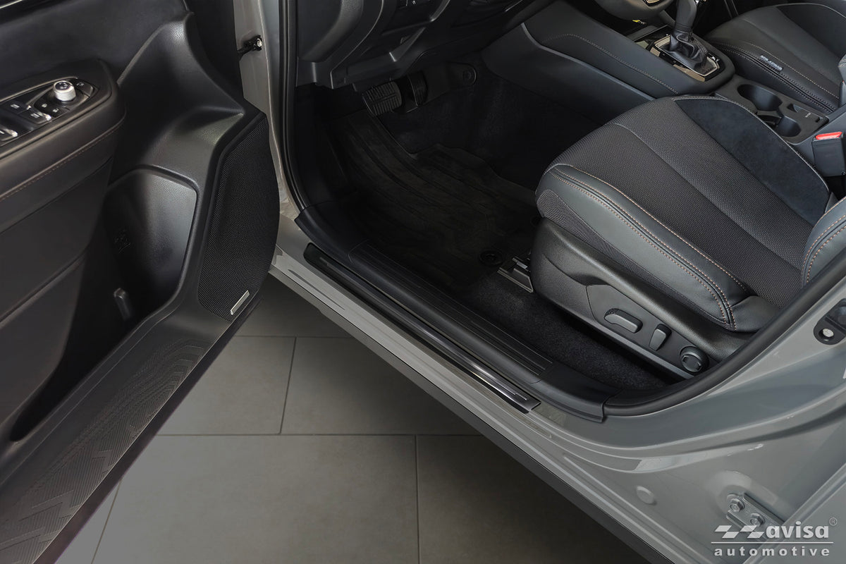 Protector umbral de puertas en relieve SUBARU FORESTER negro