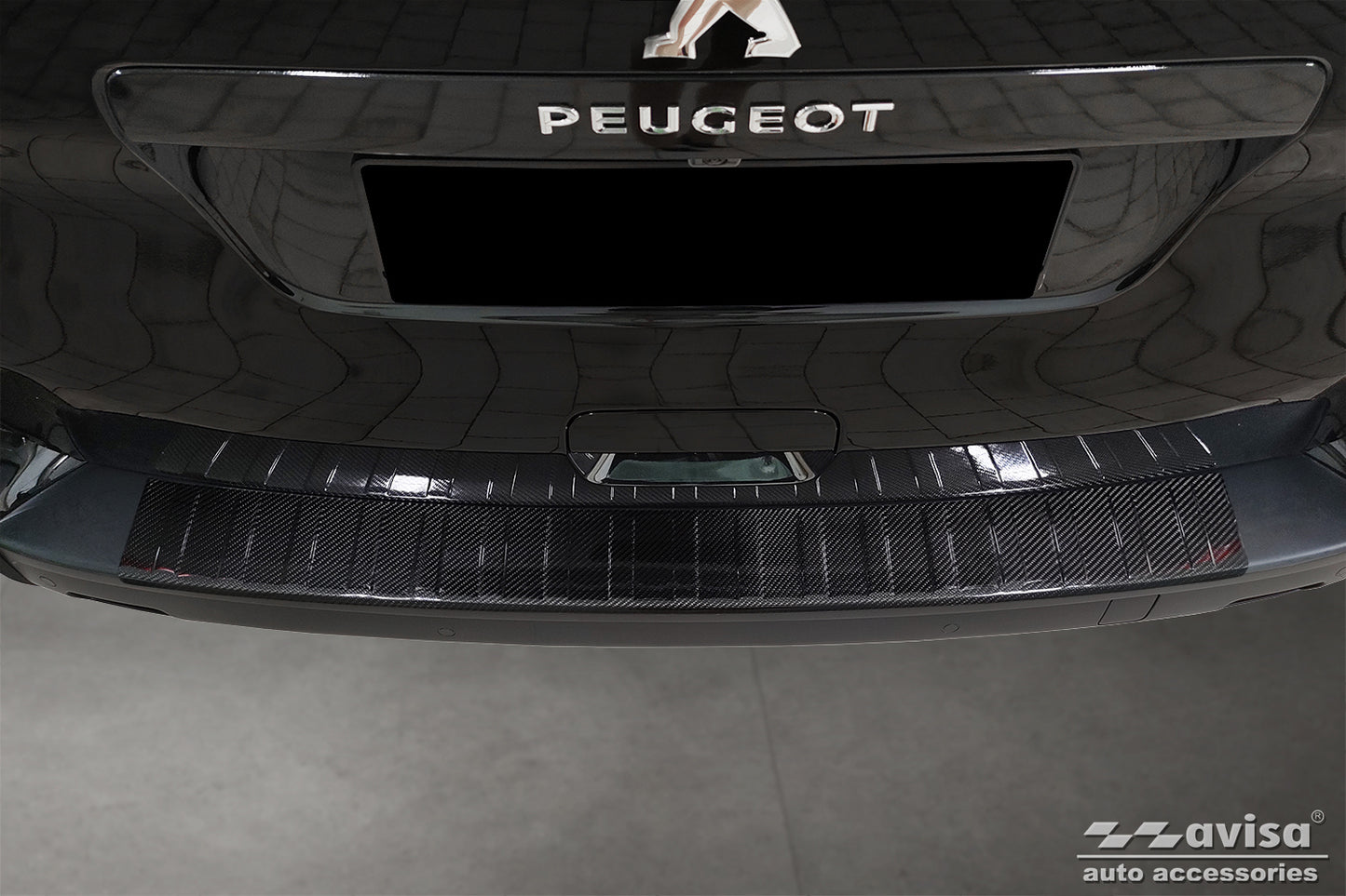 protector de parachoques trasero PEUGEOT TRAVELLER negro 2016+