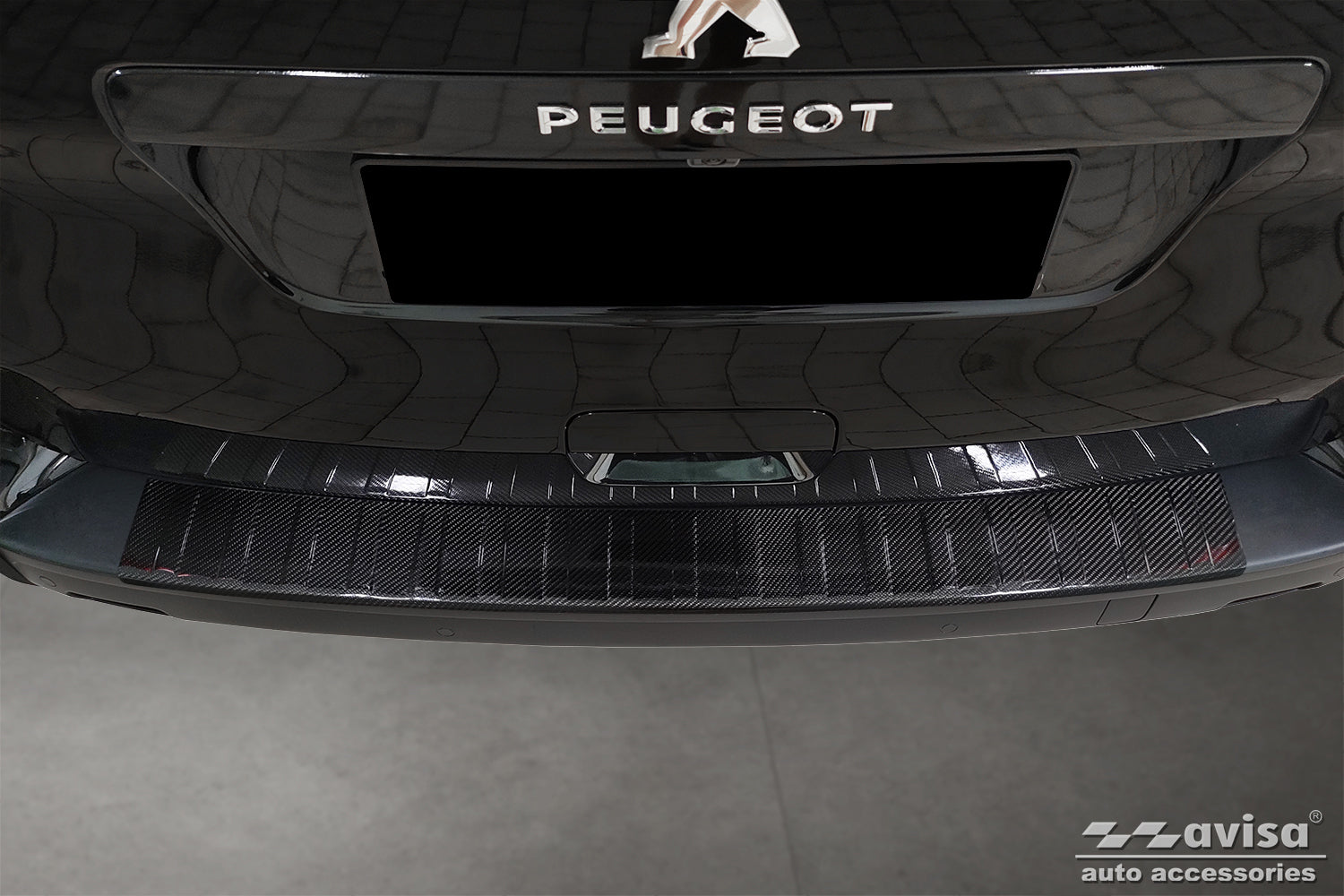 protector de parachoques trasero PEUGEOT TRAVELLER negro 2016+