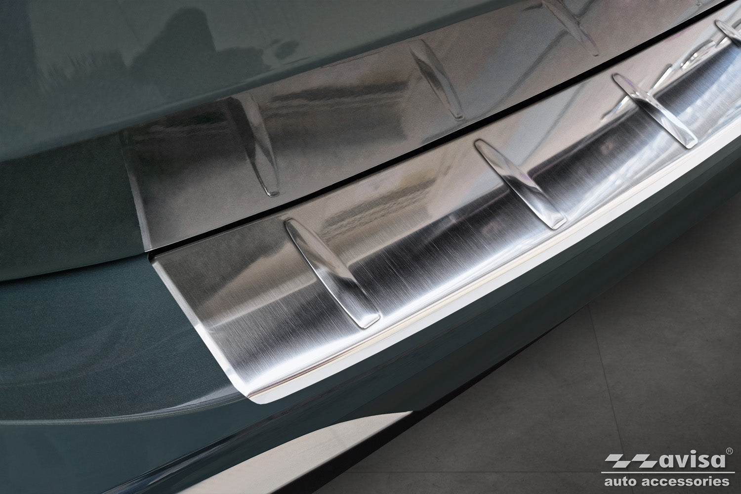 protector de parachoques trasero VW TIGUAN plata satinado 2024+