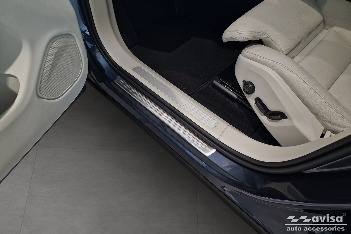 Protector umbral de puertas en relieve VOLVO XC60 Plug-n Hybrid plata satinado