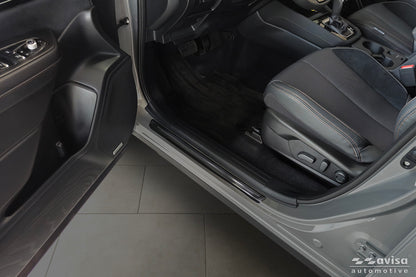 Protector umbral de puertas en relieve SUBARU FORESTER negro