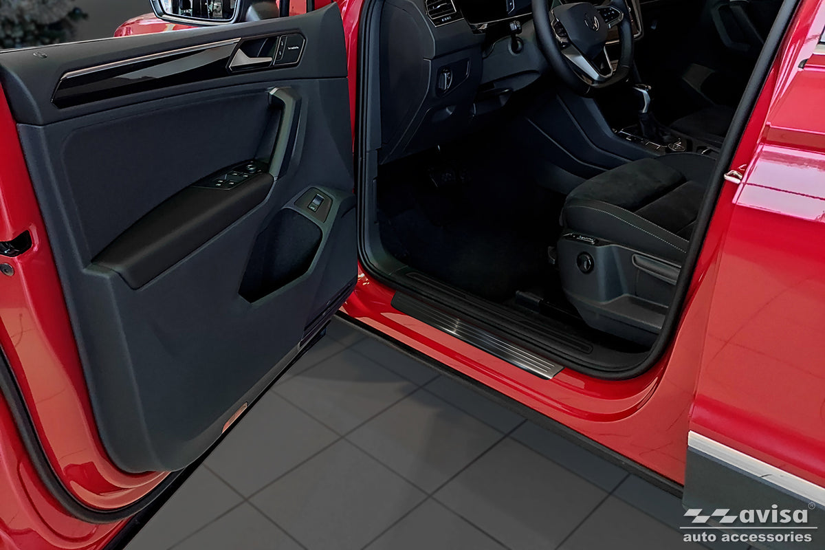 Protector umbral de puertas en relieve VW TIGUAN ALLSPACE negro