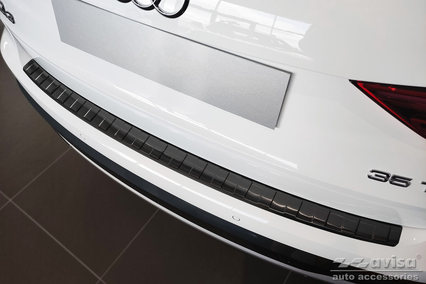 protector de parachoques trasero Audi Q3 crossover negro