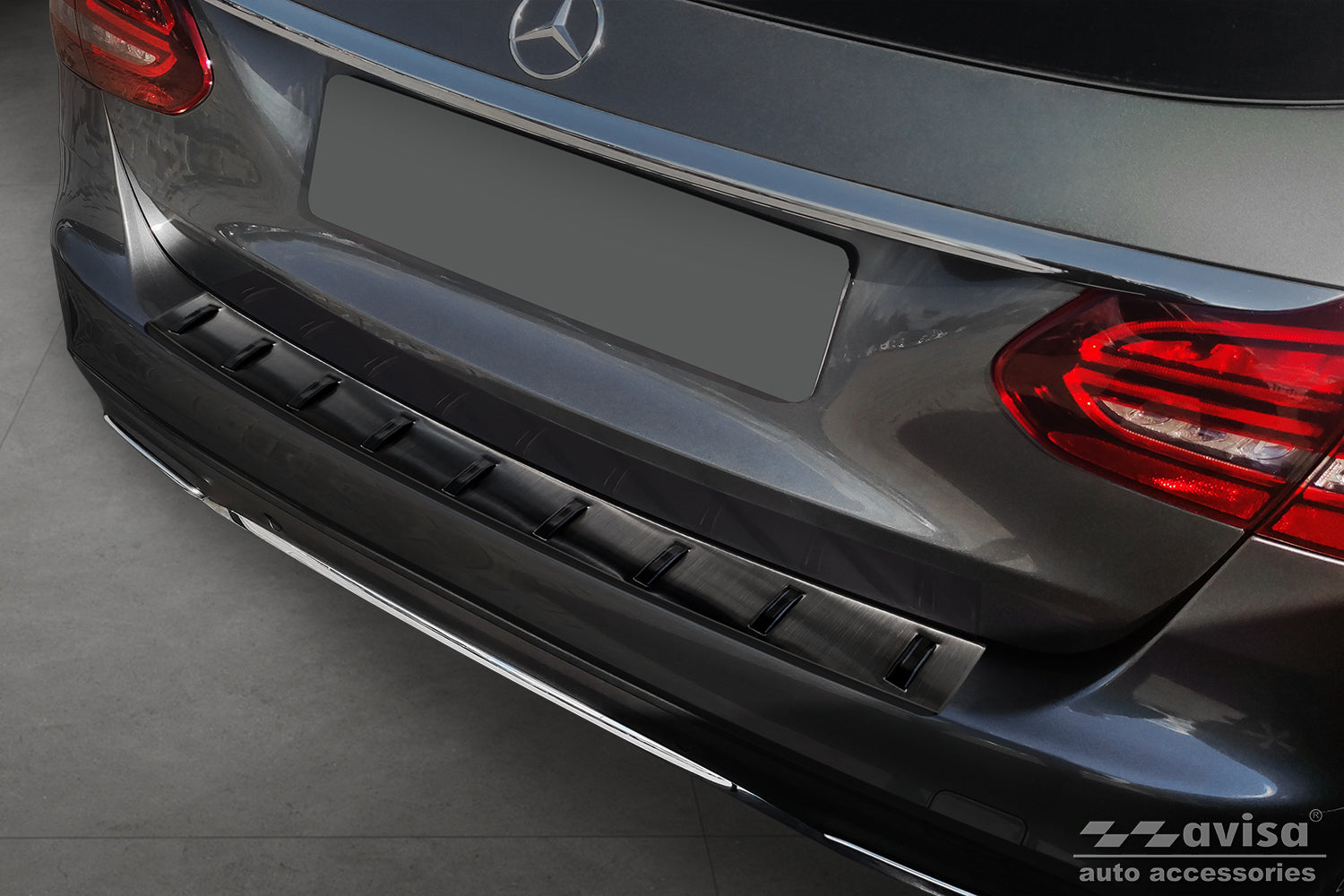 protector de parachoques trasero MERCEDES CLASE C negro 2014-18+