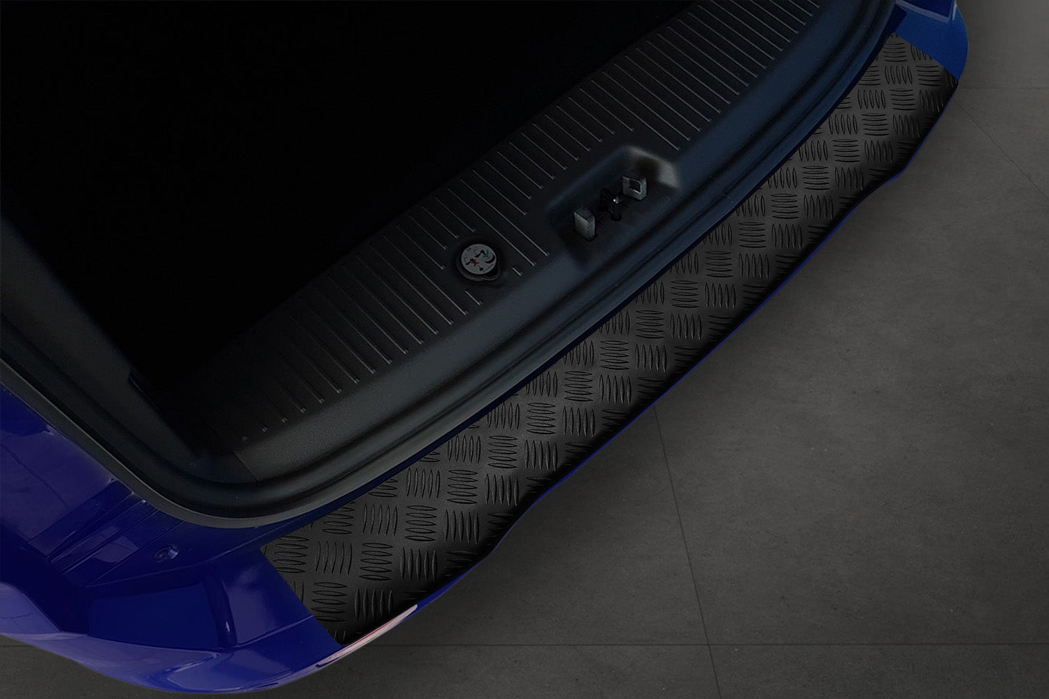 protector de parachoques trasero FORD TRANSIT COURER 2014-24