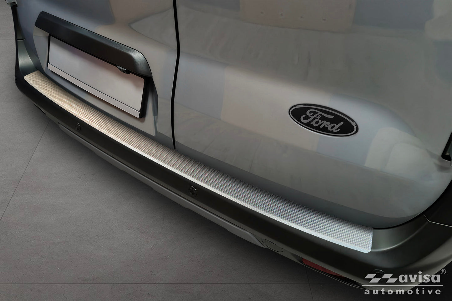 protector de parachoques trasero FORD TOURNEO COURER plata satinado 2023+