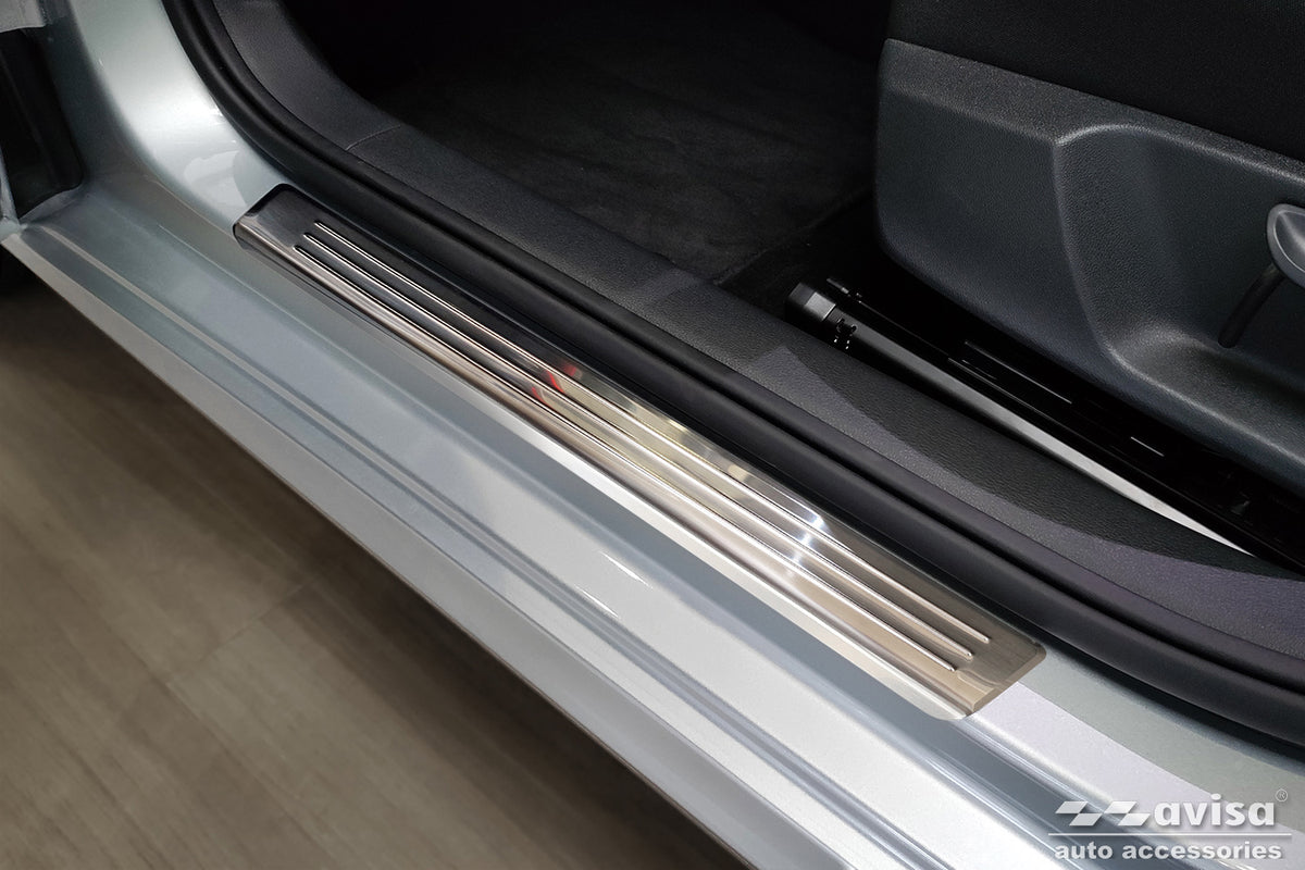 Protector umbral de puertas en relieve SKODA FABIA Hatchback plata satinado