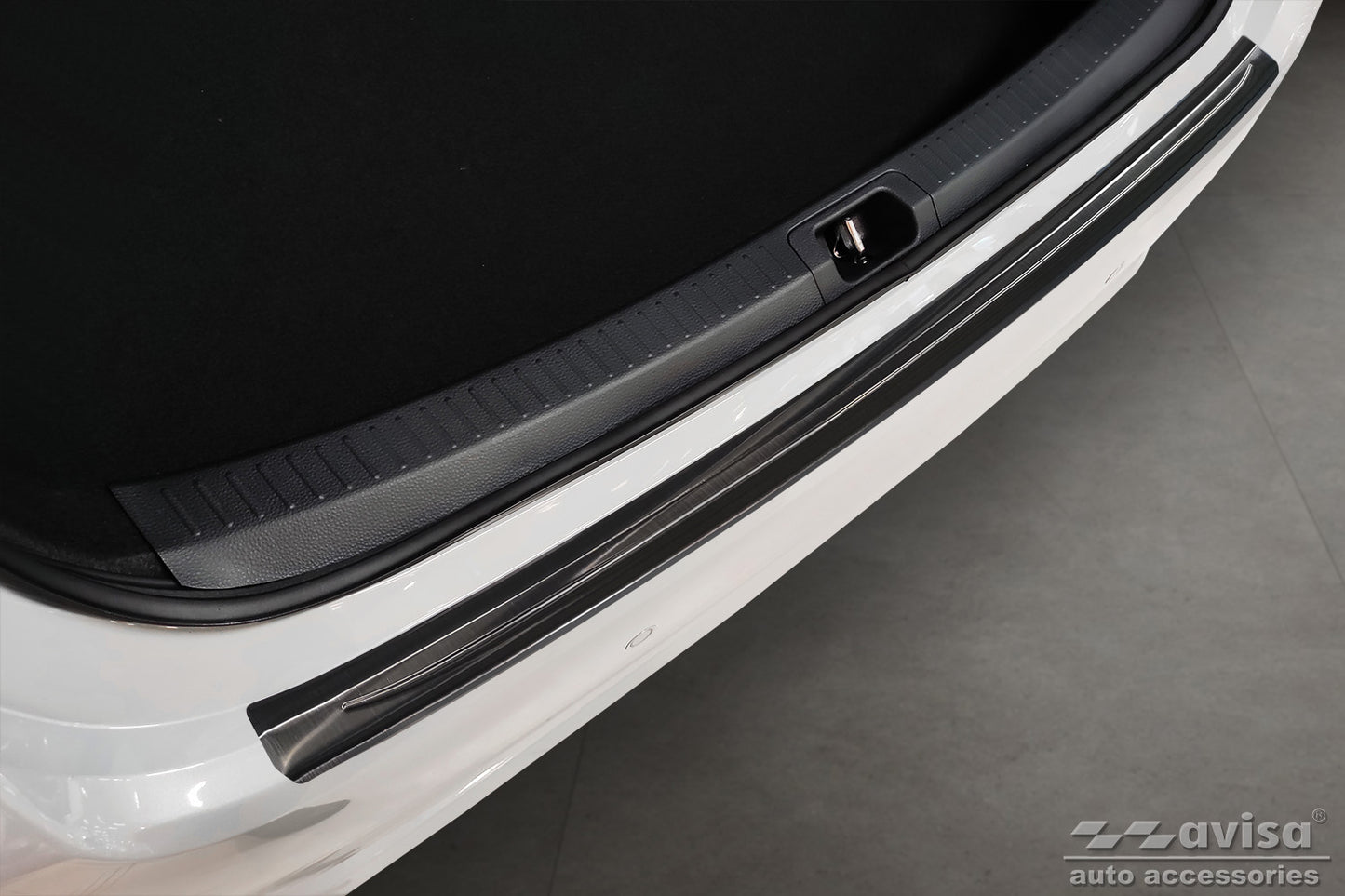 protector de parachoques trasero Toyota COROLLA GR negro 2019+