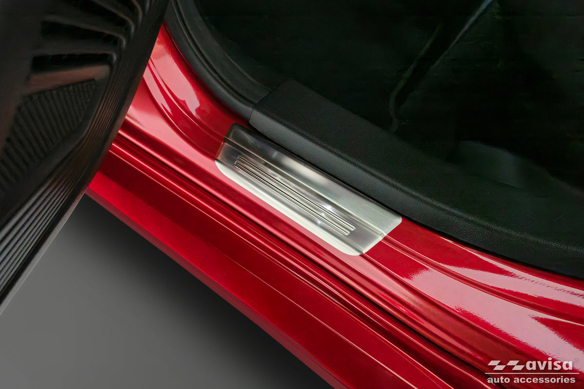 Protector umbral de puertas en relieve SUZUKI SWIFT hatchback plata