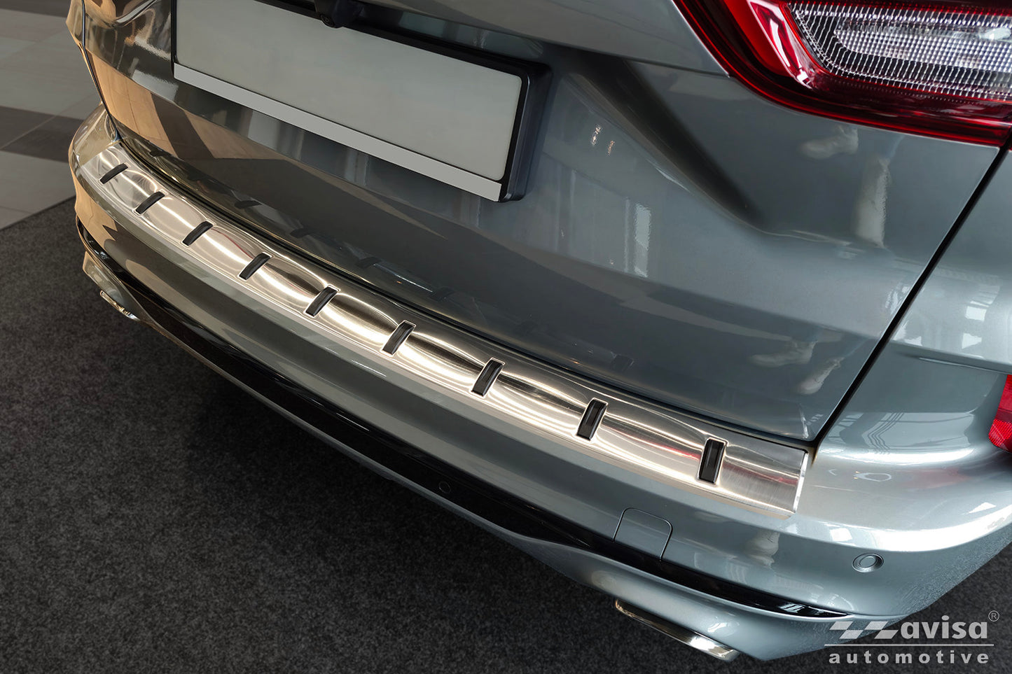 protector de parachoques trasero FORD KUGA ST-Line plata satinado