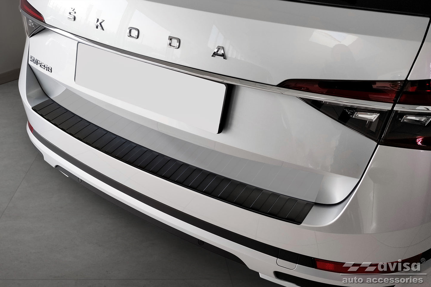 protector de parachoques trasero SKODA SUPERB combi 2015-2019+