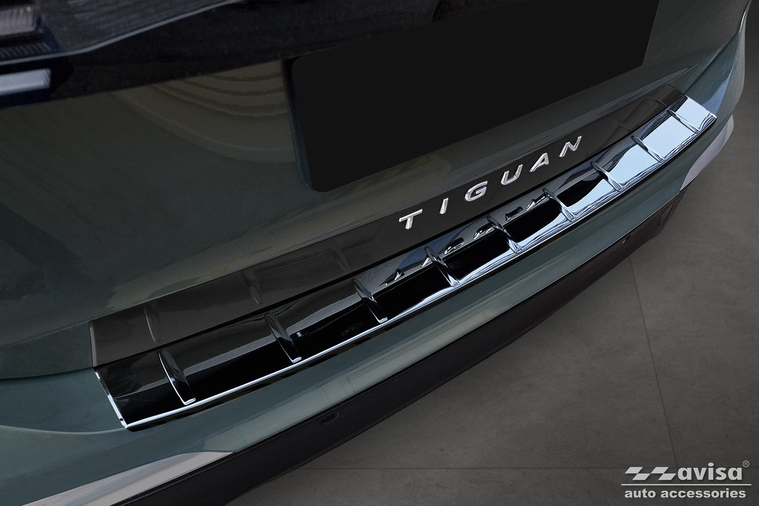 protector de parachoques trasero VW TIGUAN negro espejo 2024+