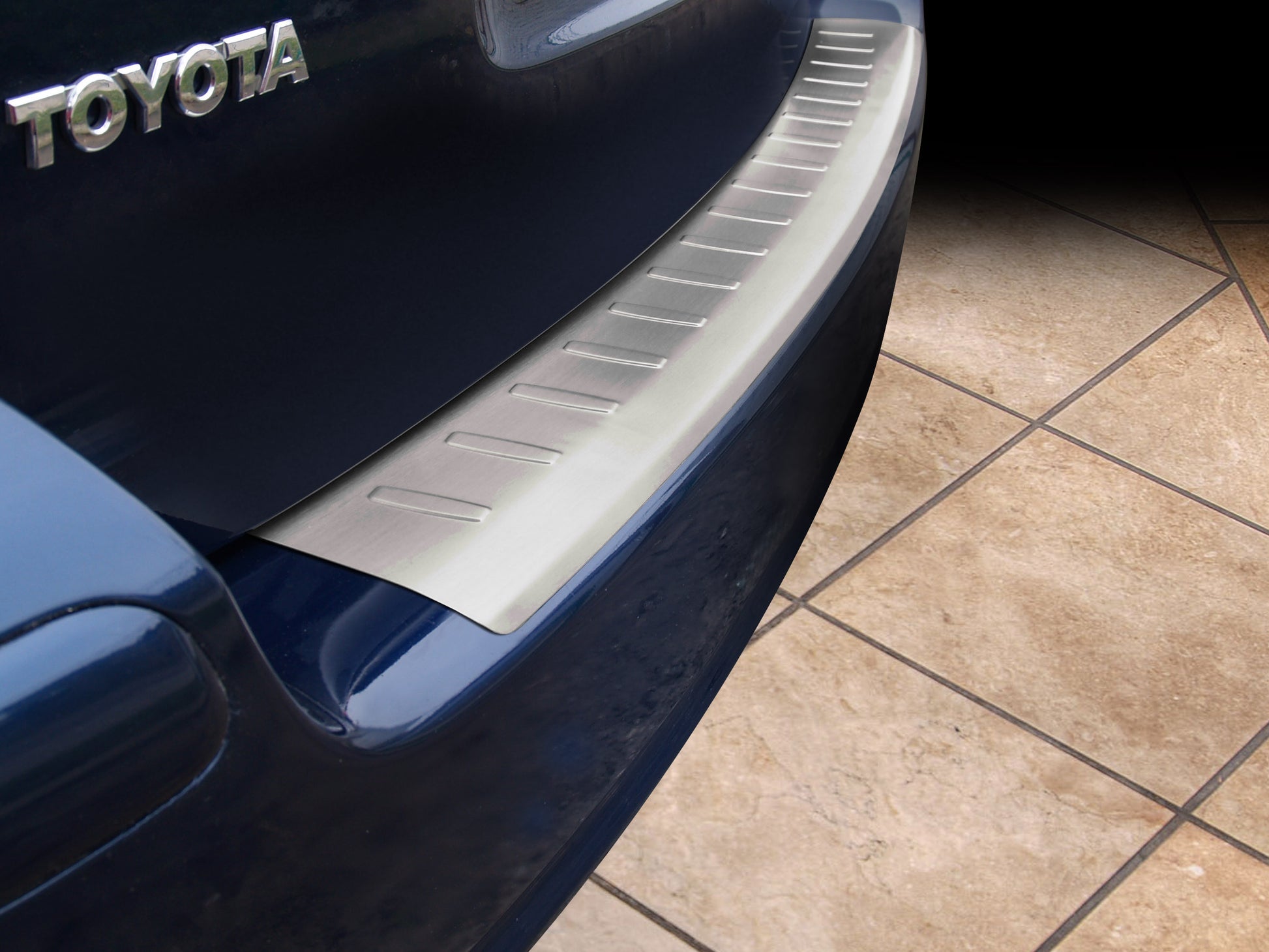 Protector parachoques trasero TOYOTA AVENSIS combi 2002-2009-ICCTUNING